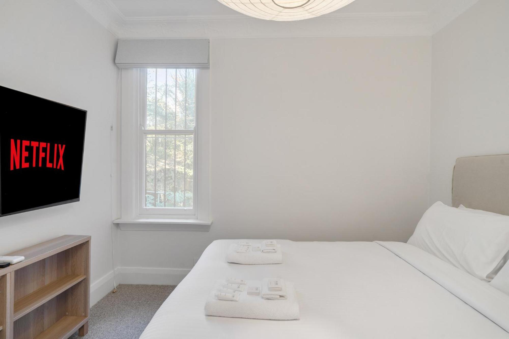 Luxe 3br Full-floor With Views Darling Point *