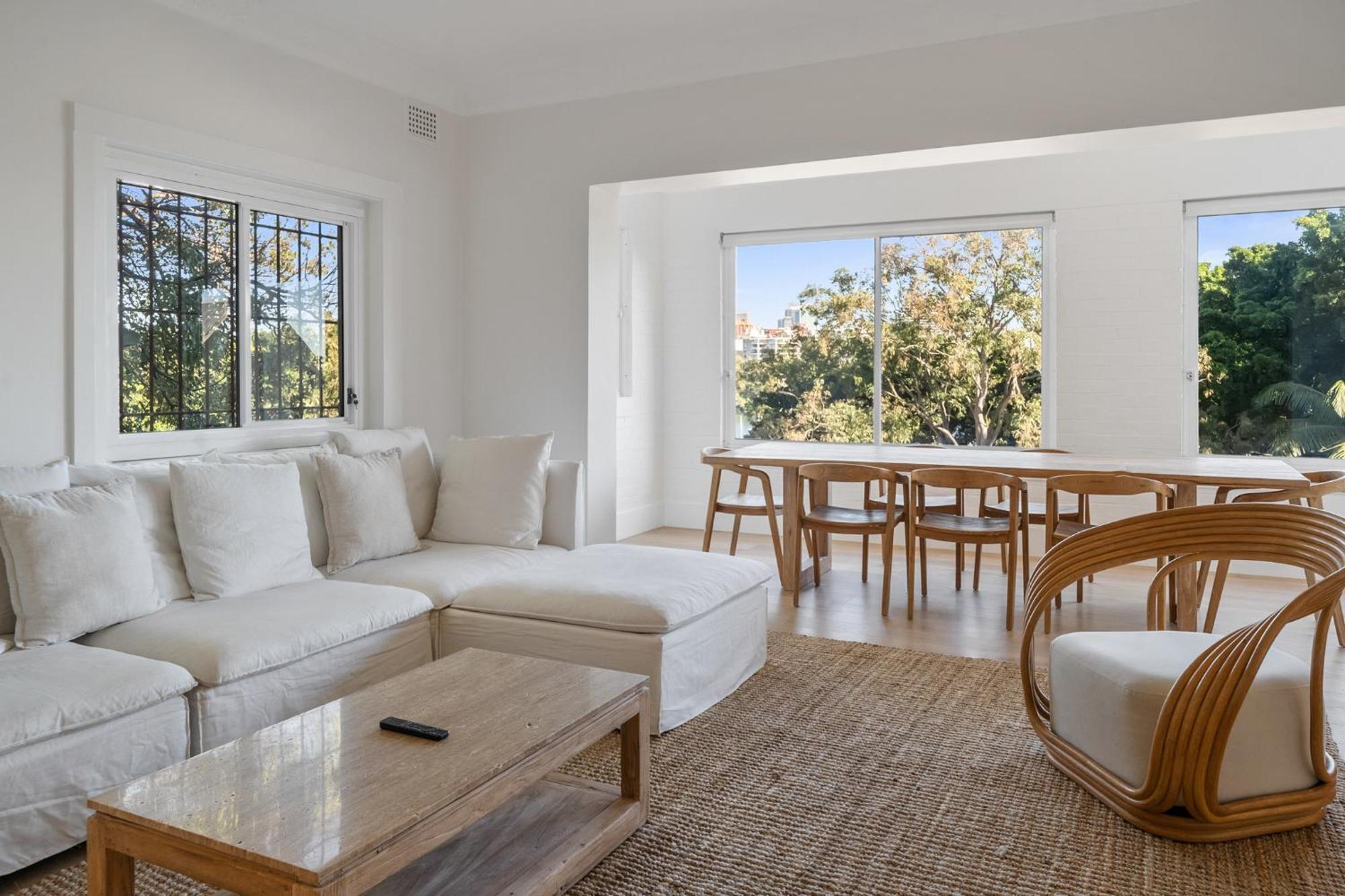Luxe 3br Full-floor With Views Darling Point *
