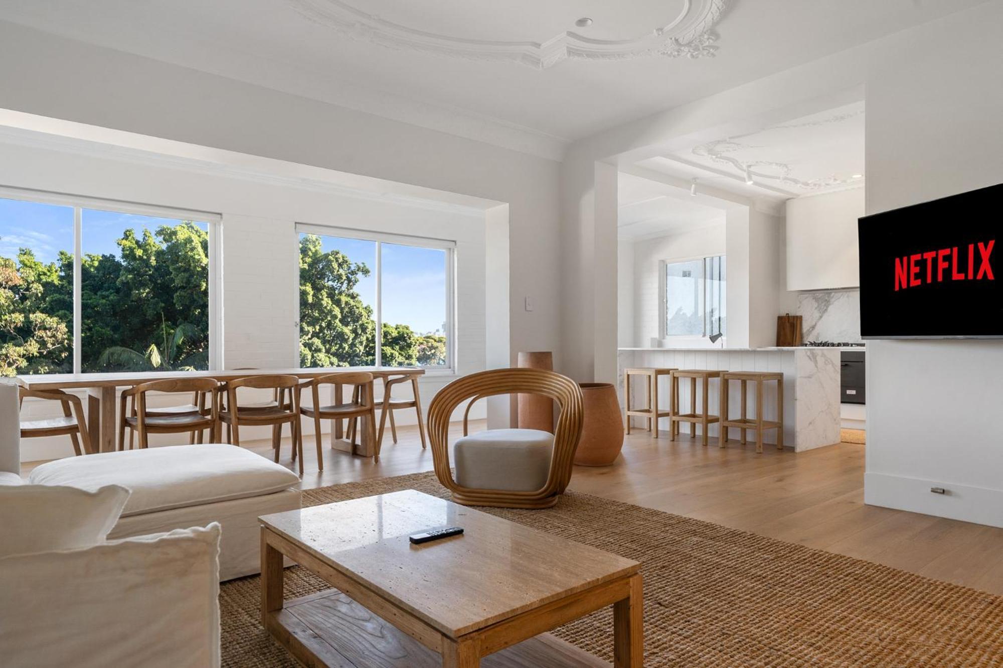 Luxe 3br Full-floor With Views Darling Point