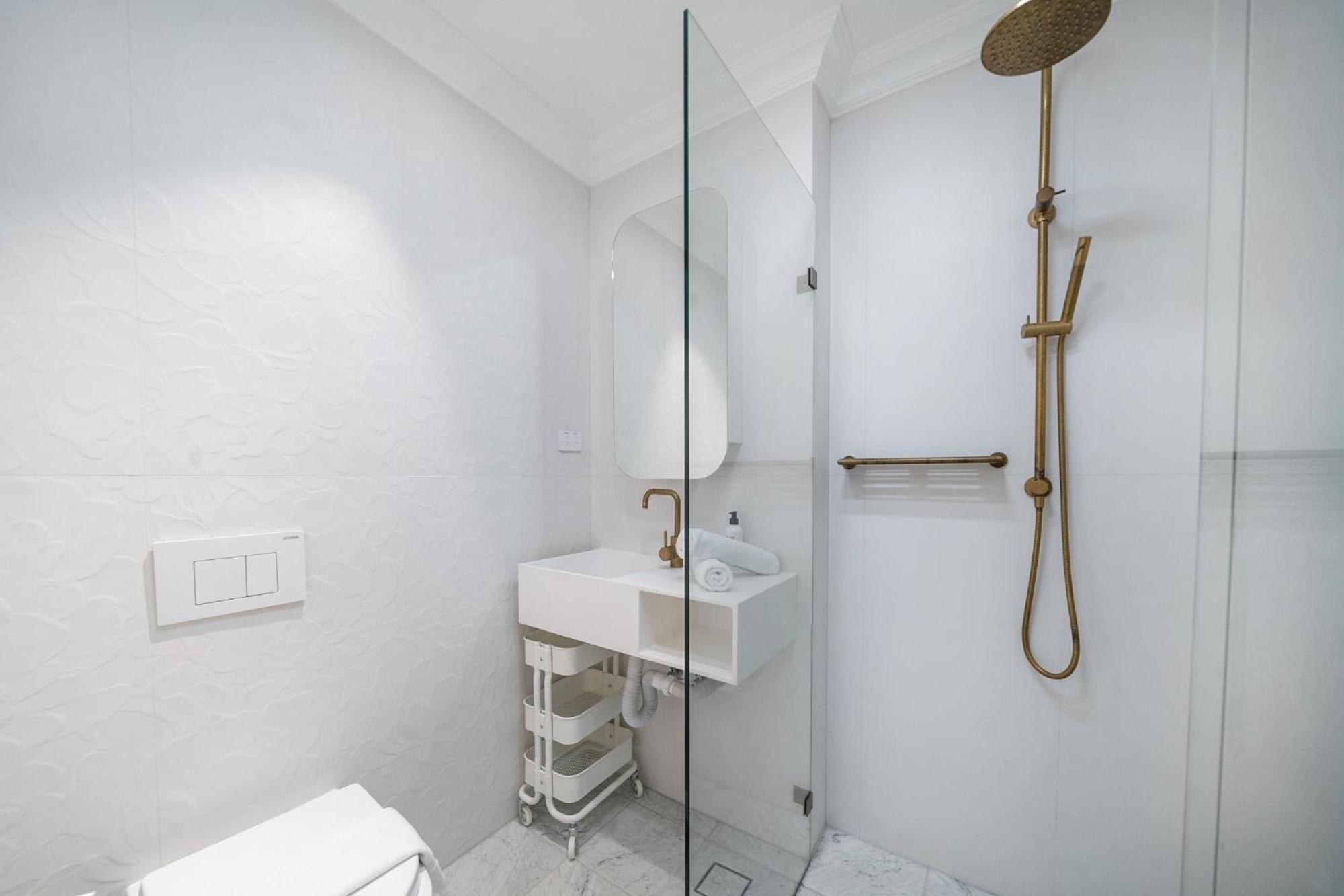 Luxe 3br Full-floor With Views Darling Point